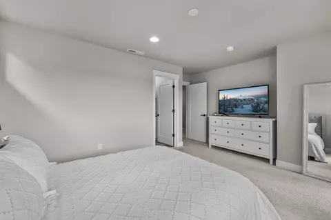 Bedroom - 3735 Eagle Rd, Bend, OR 97701 photo 4 of 8