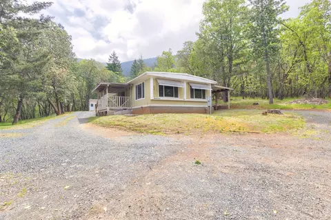 1111 Summit Loop, Grants Pass, OR 97527 photo 4