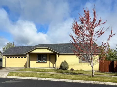 63773 Hunters Cir, Bend, OR 97701