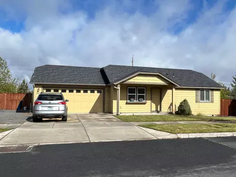 Exterior - 63773 Hunters Cir, Bend, OR 97701 photo 2 of 2