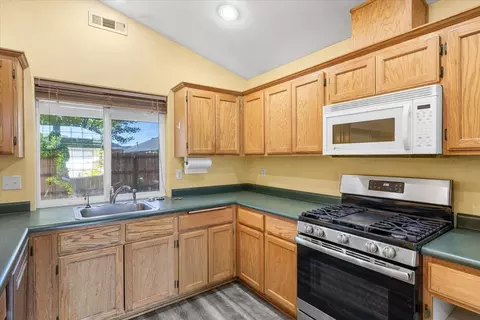 1336 Hawk Dr, Central Point, OR 97502 photo 10