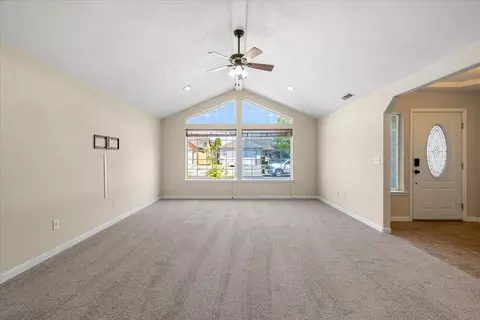 1336 Hawk Dr, Central Point, OR 97502 photo 6