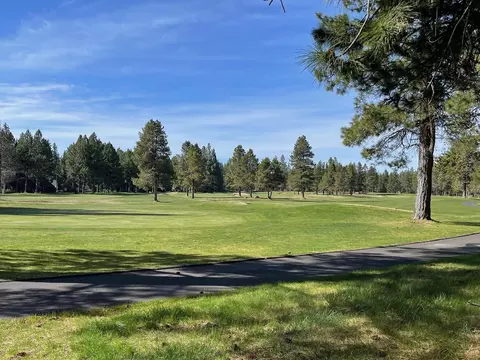 57377 Lost Ln, Sunriver, OR 97707 photo 23