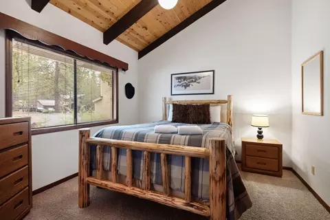 57377 Lost Ln, Sunriver, OR 97707 photo 13