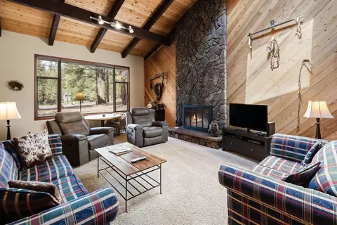 57377 Lost Ln, Sunriver, OR 97707 photo 3