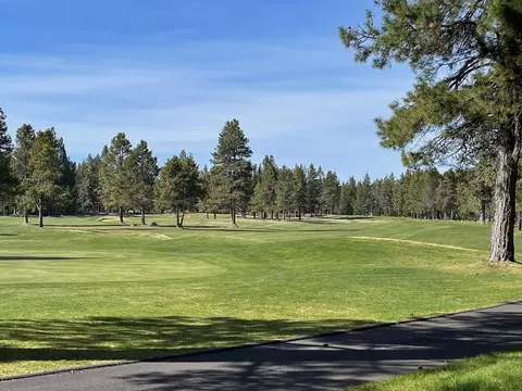 57377 Lost Ln, Sunriver, OR 97707 photo 24
