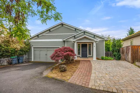 620 Cardwell Ct, Jacksonville, OR 97530
