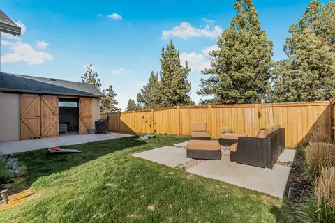 Exterior - 63832 Wellington St, Bend, OR 97701 photo 8 of 11