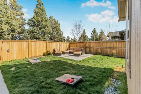 Exterior - 63832 Wellington St, Bend, OR 97701 photo 7 of 11