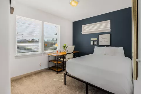 Bedroom - 63832 Wellington St, Bend, OR 97701 photo 1 of 7