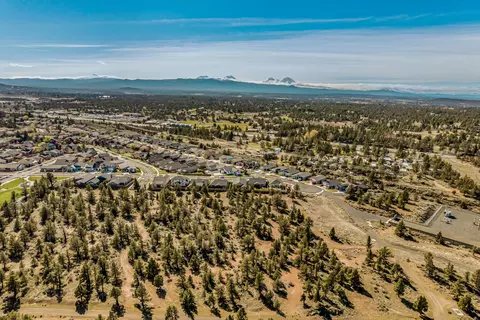 View/Area - 63832 Wellington St, Bend, OR 97701 photo 12 of 13