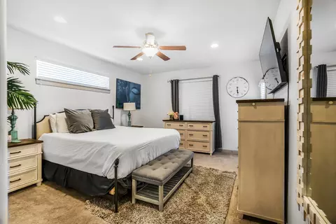 Bedroom - 63832 Wellington St, Bend, OR 97701 photo 5 of 7