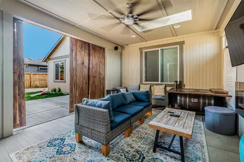 Exterior - 63832 Wellington St, Bend, OR 97701 photo 3 of 11
