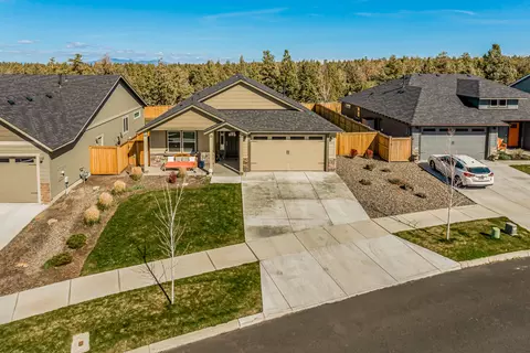 View/Area - 63832 Wellington St, Bend, OR 97701 photo 5 of 13