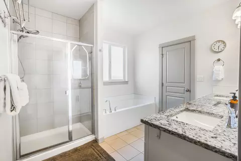 Bath - 63832 Wellington St, Bend, OR 97701 photo 3 of 3