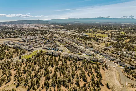 View/Area - 63832 Wellington St, Bend, OR 97701 photo 13 of 13