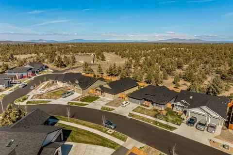 View/Area - 63832 Wellington St, Bend, OR 97701 photo 3 of 13