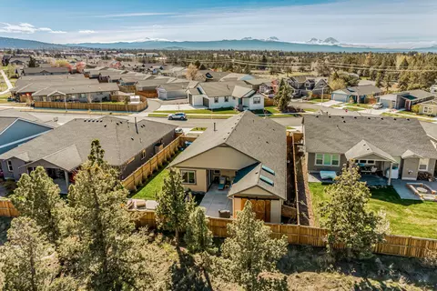 View/Area - 63832 Wellington St, Bend, OR 97701 photo 10 of 13