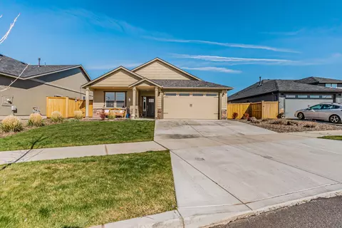 Exterior - 63832 Wellington St, Bend, OR 97701 photo 1 of 11