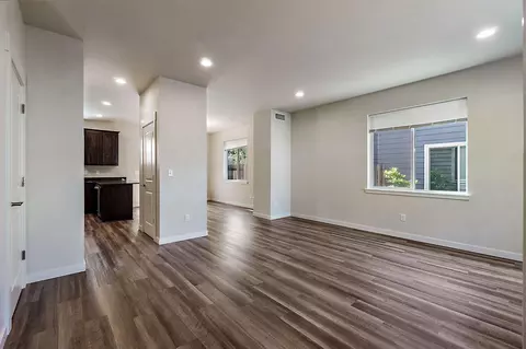 418 Oak St, Phoenix, OR 97535 photo 8