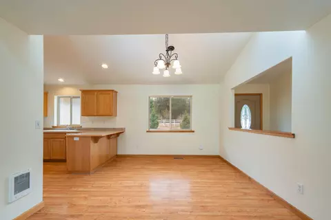 16146 Aqua Rd, La Pine, OR 97739 photo 9