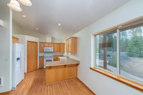 16146 Aqua Rd, La Pine, OR 97739 photo 10