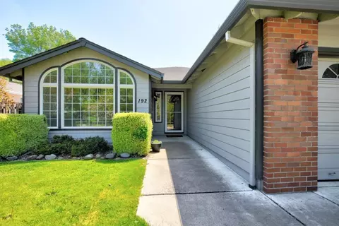 192 Meadow View Dr, Phoenix, OR 97535 photo 2