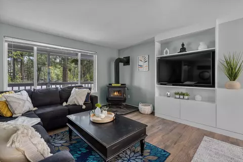 56065 Stellar Dr, Bend, OR 97707