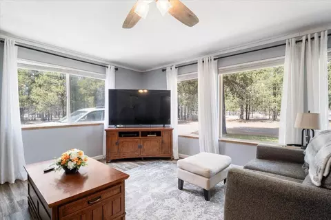 Living - 16015 Twin Dr, La Pine, OR 97739 photo 2 of 2