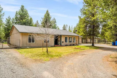 Exterior - 16015 Twin Dr, La Pine, OR 97739 photo 3 of 11