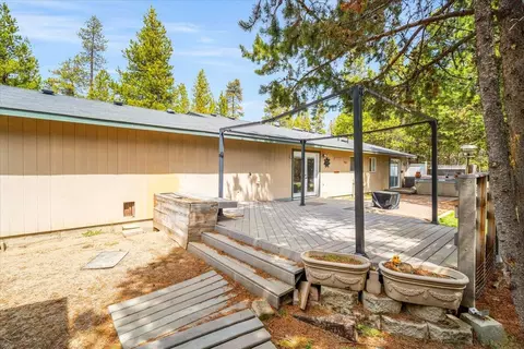 Exterior - 16015 Twin Dr, La Pine, OR 97739 photo 7 of 11