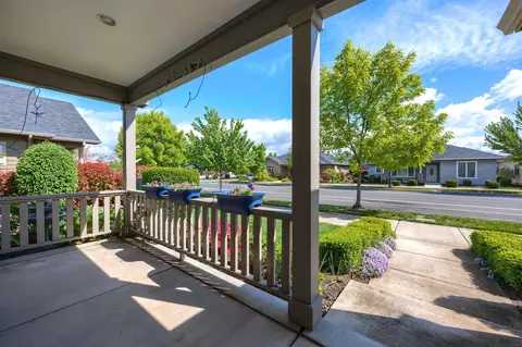 1321 N Haskell St, Central Point, OR 97502 photo 8
