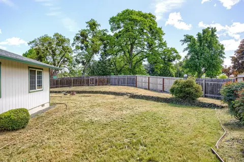 1158 Hampton Dr, Central Point, OR 97502 photo 6