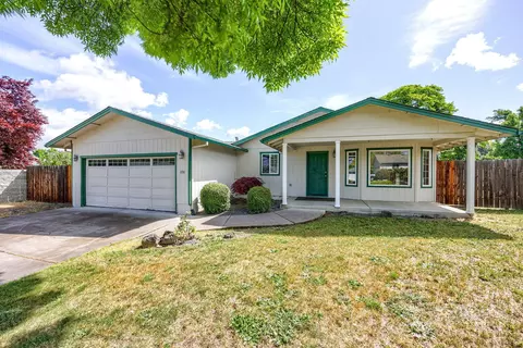 1158 Hampton Dr, Central Point, OR 97502 photo 4
