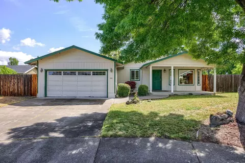 1158 Hampton Dr, Central Point, OR 97502 photo 2