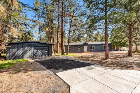 60971 Granite Dr, Bend, OR 97702 photo 2