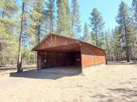 15933 Deedon Rd, La Pine, OR 97739 photo 3
