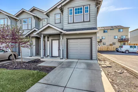 7842 Phaedra Ln, White City, OR 97503