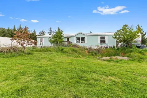 262 Barnes Way, Cave Junction, OR 97523
