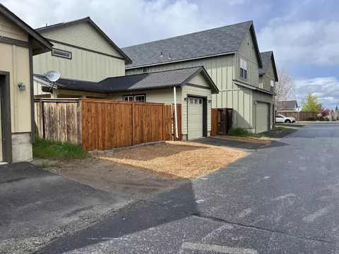 Exterior - 63156 Lancaster St, Bend, OR 97701 photo 17 of 18