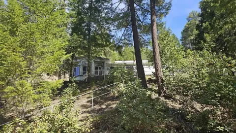 3101 Lake Shore Dr, Selma, OR 97538