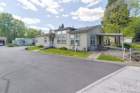 118 NW Wrightwood Cir, Grants Pass, OR 97526