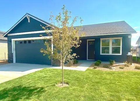 2871 NE Wells Acres Rd # 14, Bend, OR 97701