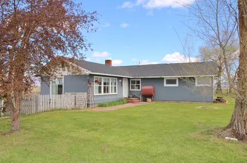 429 Miller Island Dr, Klamath Falls, OR 97603