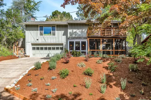 835 Fox St, Ashland, OR 97520