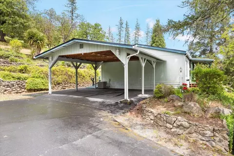 5648 Foothill Blvd #SPC 10, Rogue River, OR 97537