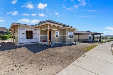 1051 SE Fescue Ln, Madras, OR 97741