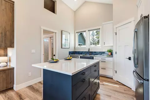 Kitchen - 2947 NW Celilo Ln, Bend, OR 97703 photo 7 of 8