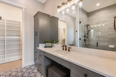 Bath - 2947 NW Celilo Ln, Bend, OR 97703 photo 4 of 5