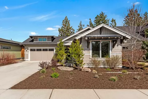 62630 NW Mt Thielsen Dr, Bend, OR 97703